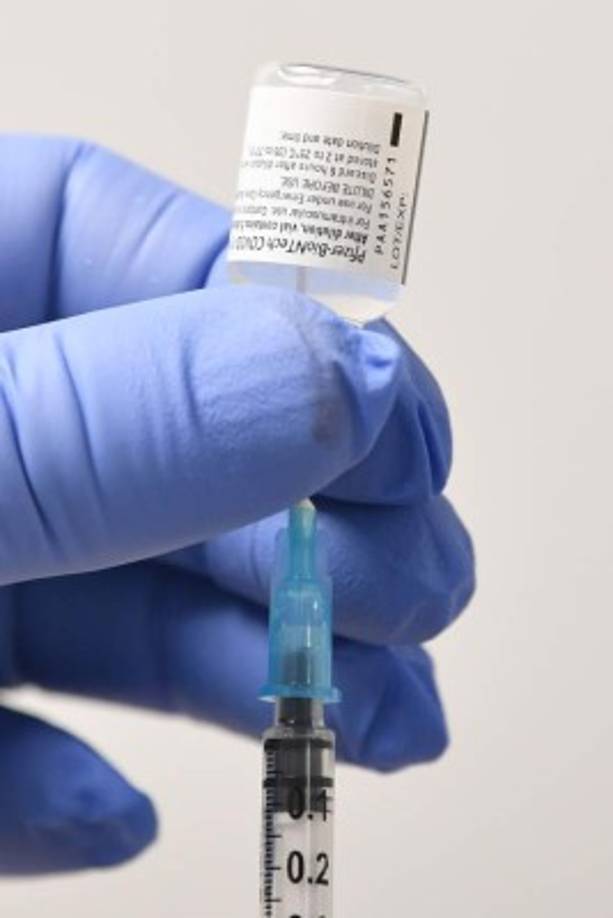 De acuerdo con los reguladores, la vacuna será efectiva siete días después de que una persona reciba la segunda dosis, si bien hay algún tipo de protección 12 días después de la primera.