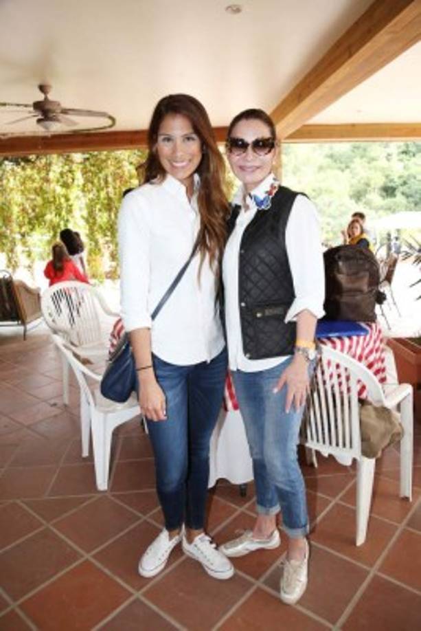 Ana Alvarenga y Norma Regina Callejas.