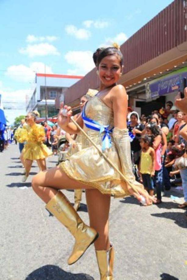 Una estudiante que posó como palillona en San Pedro Sula.