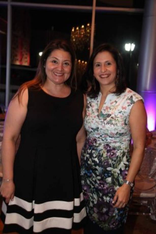 Karina Lara y Ana Abufele.