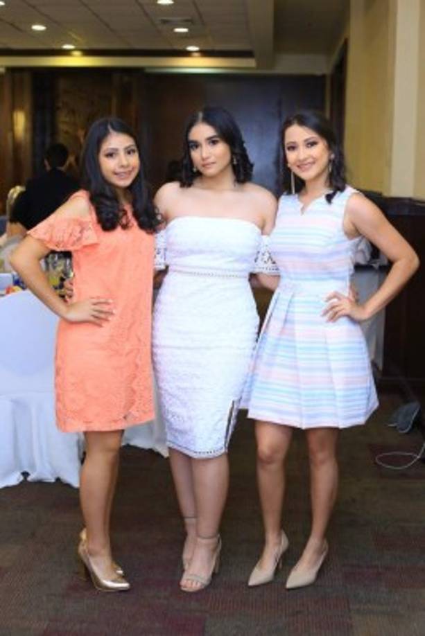 Angie Zepeda, Emily Recinos y Gabriela Pagán.