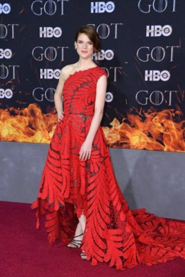 HBO marca así el colofón de unas de sus series de mayor éxito, que llega a su fin con una temporada de 6 capítulos en lugar de los 10 que se habían filmado en las 6 primeras temporadas, aunque son de mayor duración, siendo de 82 minutos el más largo.<br/><br/>La elegante actriz Rose Leslie acudió a la gala.