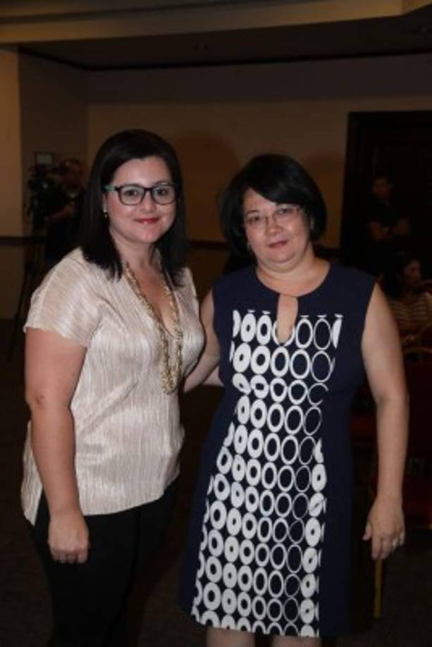 Joselyn Paz y Ana Hipp.