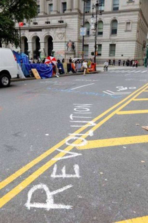 'Queremos quitar el crimen de nuestras calles, mantener nuestras comunidades más seguras, pero lo podemos hacer de una forma en la que no tengamos que aceptar la brutalidad de la policía, en la que podemos invertir en otras áreas que sabemos que también son la causa del crimen', subrayó Díaz.