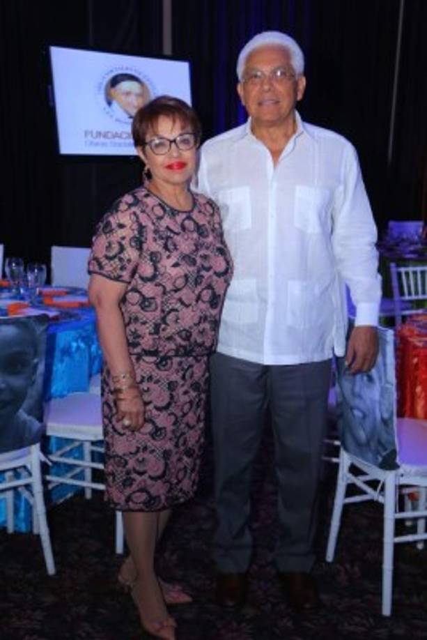 Santa Euceda y Sergio Peña