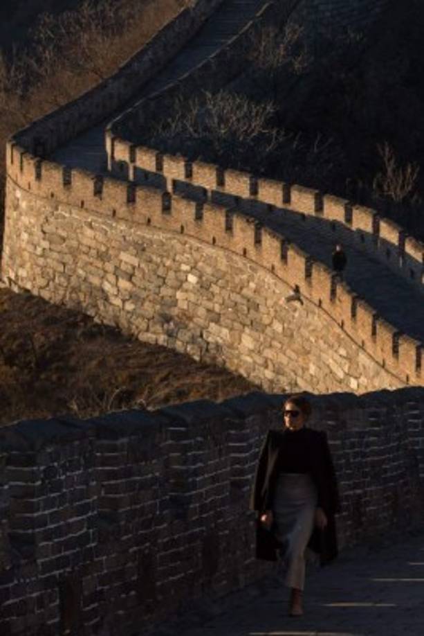 La Muralla, que usualmente está abarrotada de turistas, fue cerrada para la visita de la primera dama estadounidense que posó en solitario en uno de los lugares más históricos del mundo.
