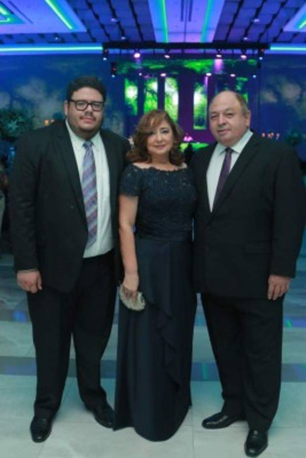 Víctor, Idis y Fernando Kafati.