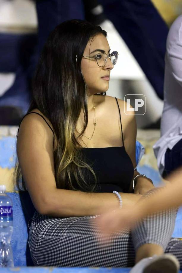 ¿Quién es la chica de Herediano? El ambientazo que se vivió en el Morazán con el juego de Real España en Liga Concacaf