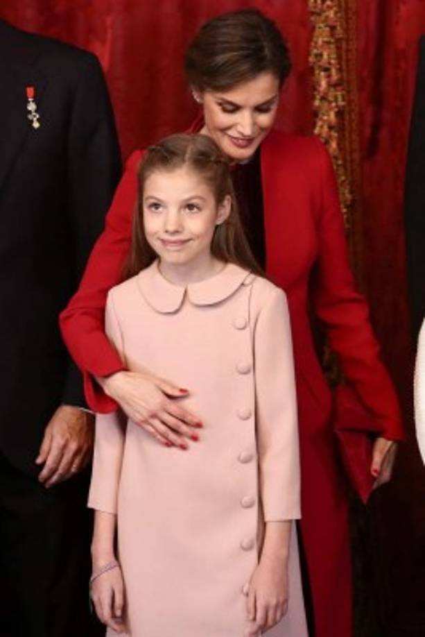 La infanta Sofía por su parte, observará un protocolo menor exigente que su hermana mayor.