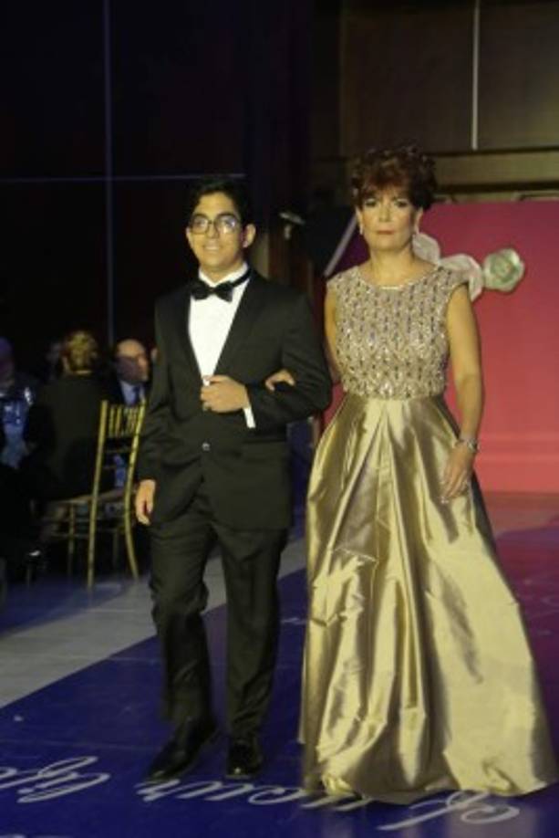 Daniel Kattán y su madre Griselda Muyshnolt.