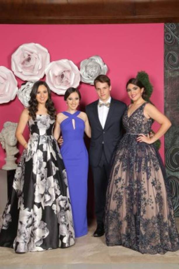 Camilel Hawit, Ana Lardizábal, Andrés Suazo y Máyida Yacamán.