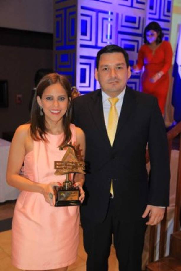 Julissa Ustáriz y Félix Rivera.