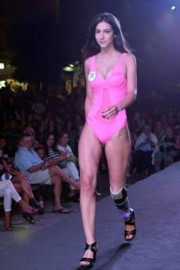 En reiteradas ocasiones ha asegurado que por su prótesis no se siente menos bella que otras modelos.