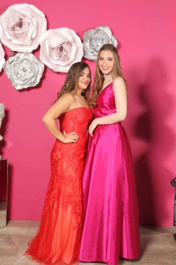 Katheryn Turnbull y Leah Bazley.