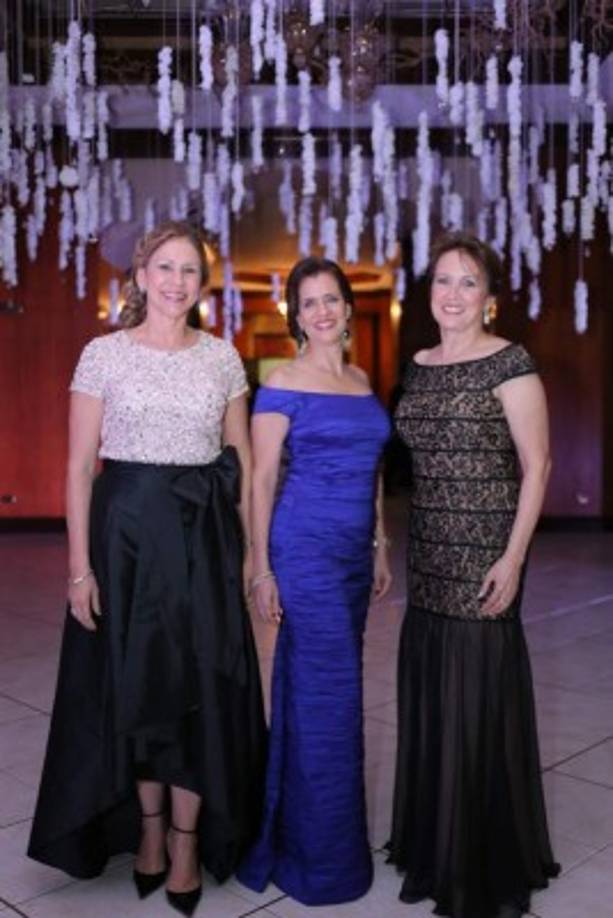 Belinda Bueso, Isabel Pineda y Sara María Bulnes.