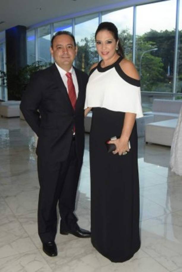 Carlos y Claudia Solís.