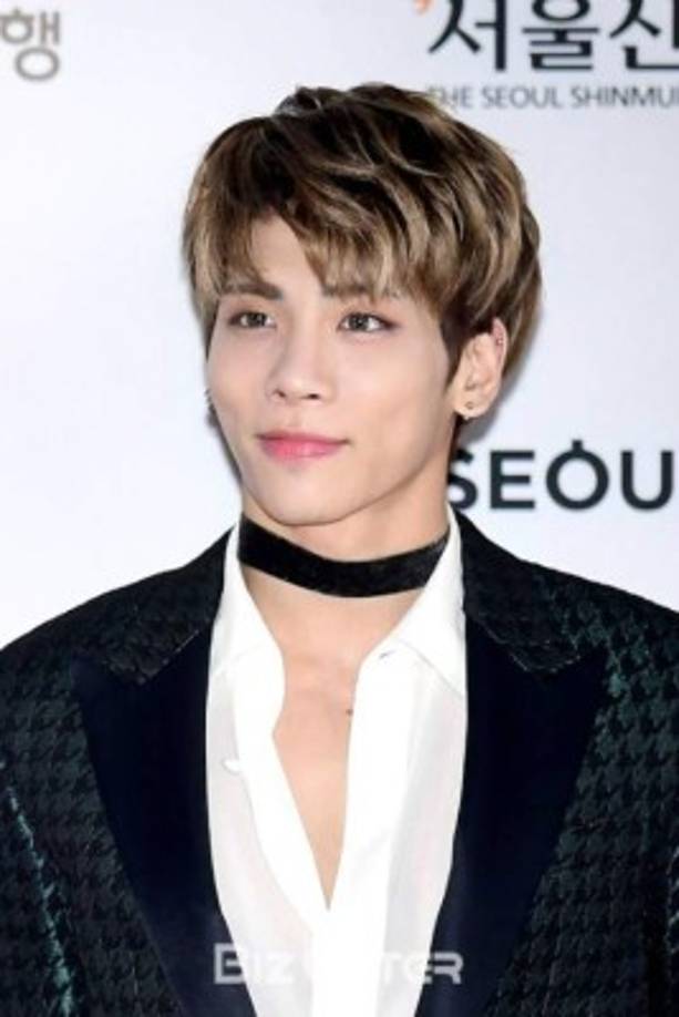 La noticia ha sido un shock para los fanáticos de su popular grupo musical SHINee, con quien ha estado produciendo música durante más de nueve años.<br/>