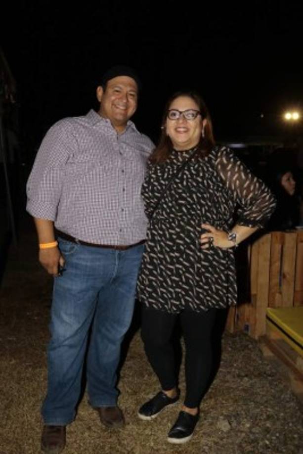 Luis y Cinthia Crespo.