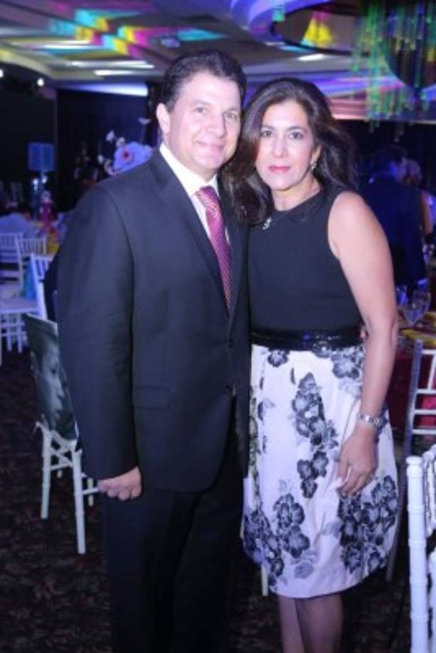 Jesús y Giselle Canahuati