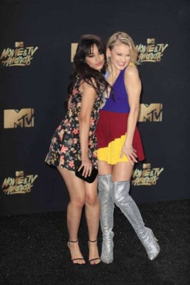 Camila Cabello y Zara Larsson.