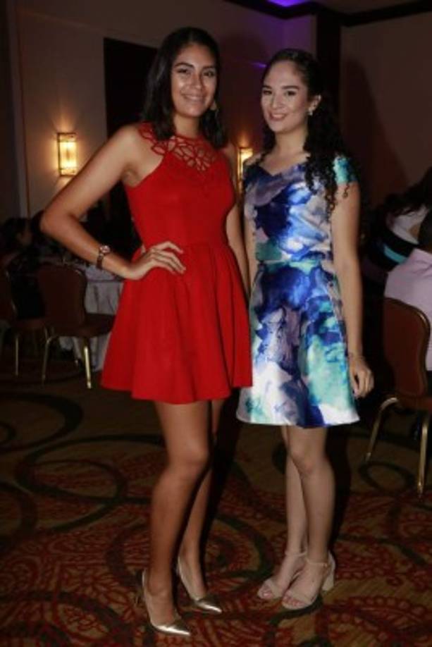 Victoria Gutiérrez y Klarisa Durón.