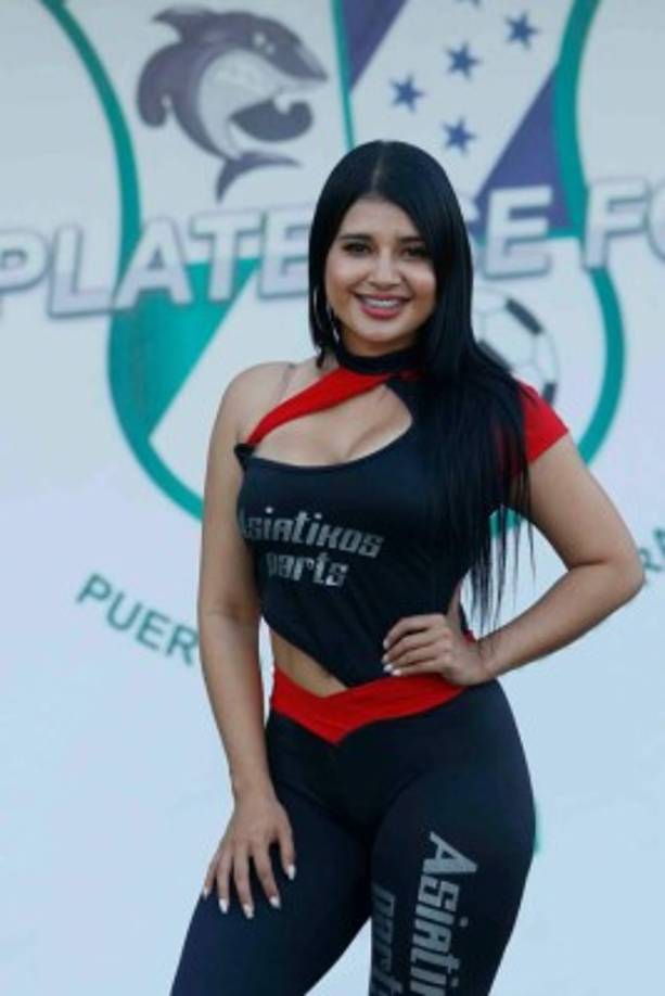 La siempre bella Jeimi González iluminó el estadio Excélsior en el juego del Platense frente al Motagua.