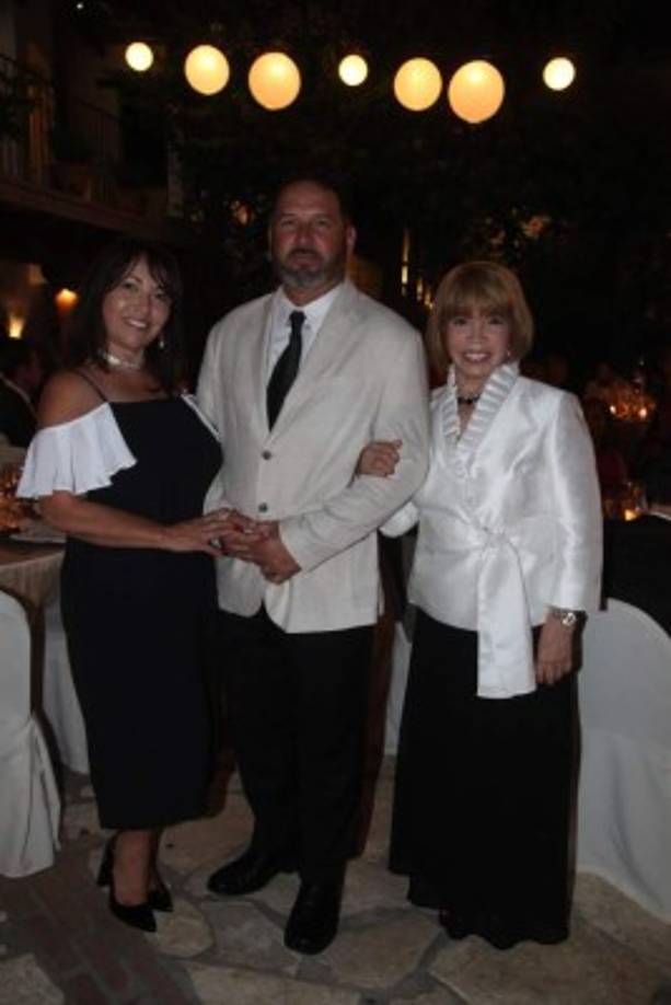 Marlene y Daniel Armenta y Marlene Barralaga.