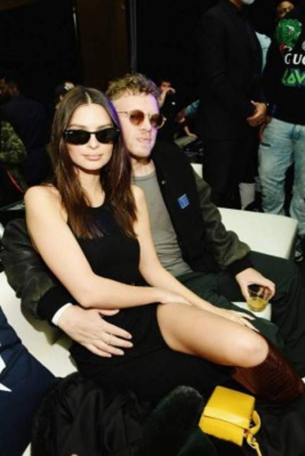 La modelo y actriz estadounidense Emily Ratajkowski estuvo presente en el Super Bowl.