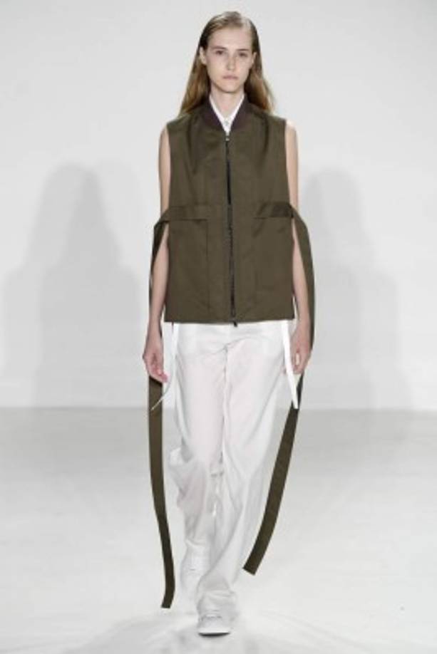 Por si fuese poco, el diseñador presentará, como pocas veces, prendas para mujer.<br/><br/>