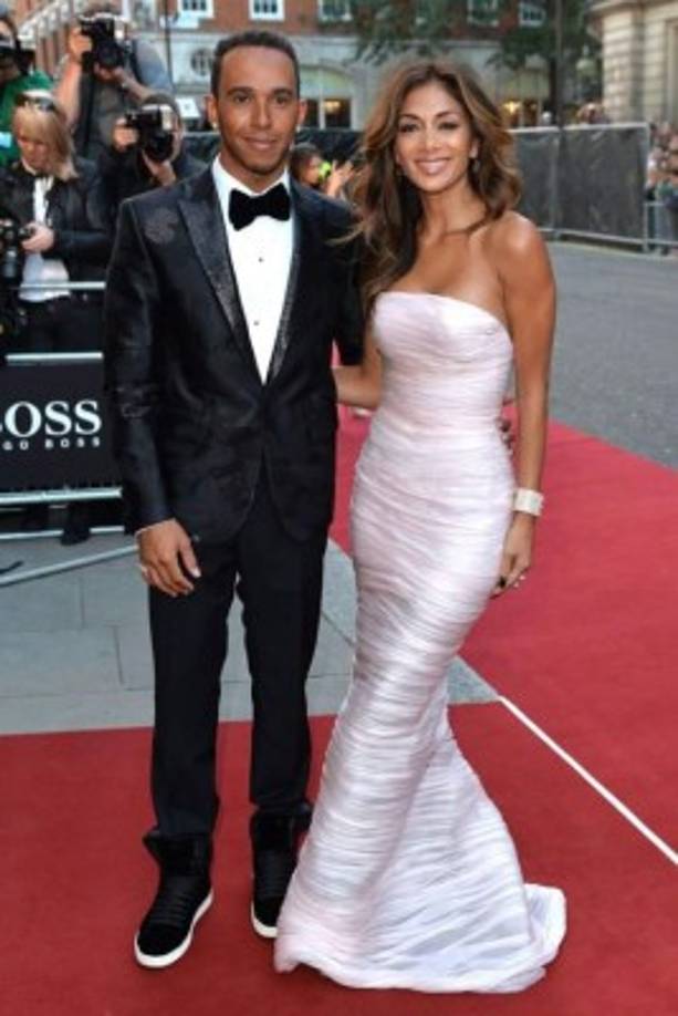 La aparición de Hamilton y Cindy Kimberly se da poco después de que un video íntimo suyo con su ex Nicole Scherzinger fuera filtrado en Internet.<br/><br/>El clip tiene una duración de dos minutos y medio y muestra a la ex pareja besándose y abrazándose en una cama.<br/><br/>Los famosos estuvieron juntos por ocho años hasta su separación en 2015.<br/><br/><br/><br/>