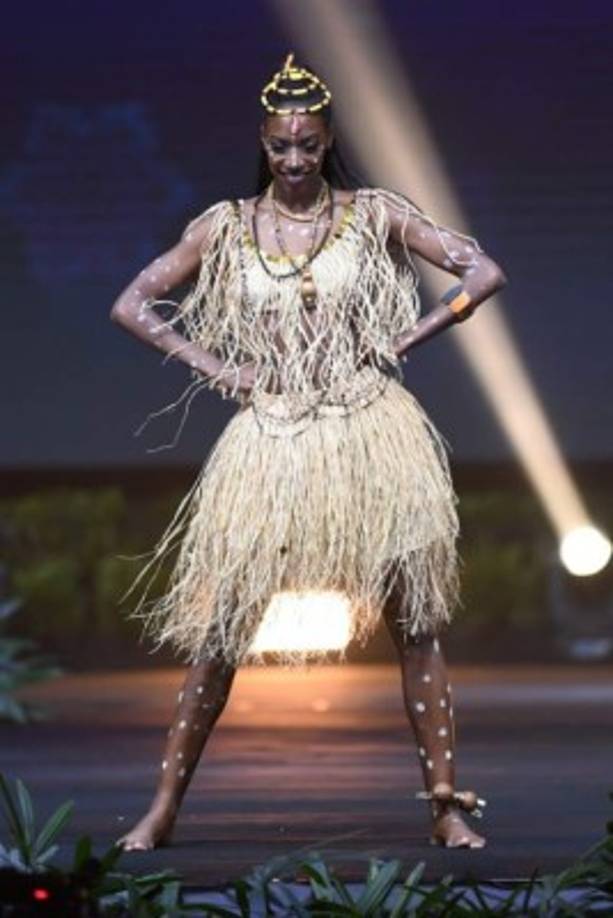 Ana LilianaAvião, Miss Angola 2018 walks on stage during the 2018 Miss Universe national costume presentation in Chonburi province on December 10, 2018. (Photo by Lillian SUWANRUMPHA / AFP)