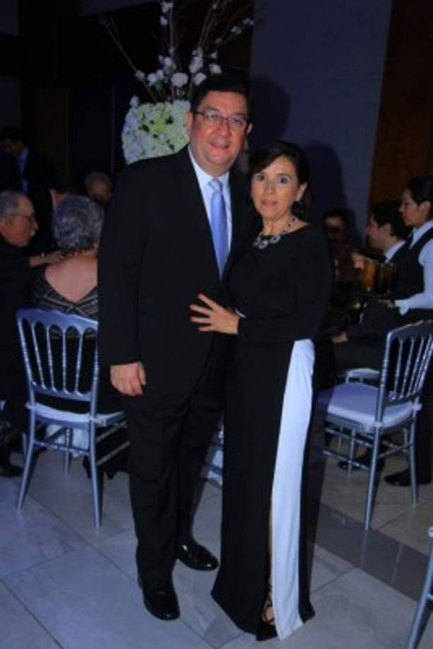 Ernesto y Hena Interiano.