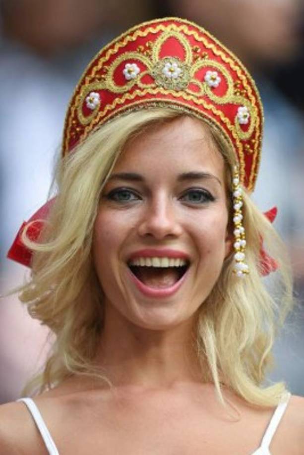 Desde el partido debut de Rusia en el Mundial 2018, las cámaras se enamoraron de Natalya Nemchinova.