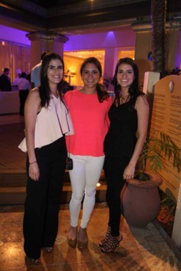 Alessandra, Marcela y Regina Andonie.