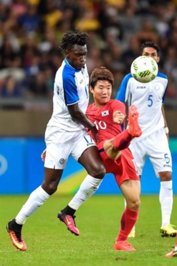 El equipo asiático ha metido bastante peligro en el arco de Buba López.