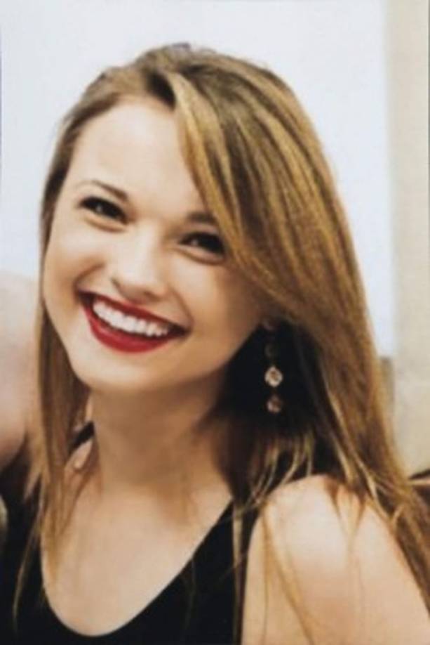 La trágica historia de Katie empezó en 2014 cuando vio unos mensajes románticos de otra chica en el celular de su entonces novio, por lo que tomó la fatídica decisión de dispararse en su rostro, pero algo salió mal o la vida le dio una oportunidad más.