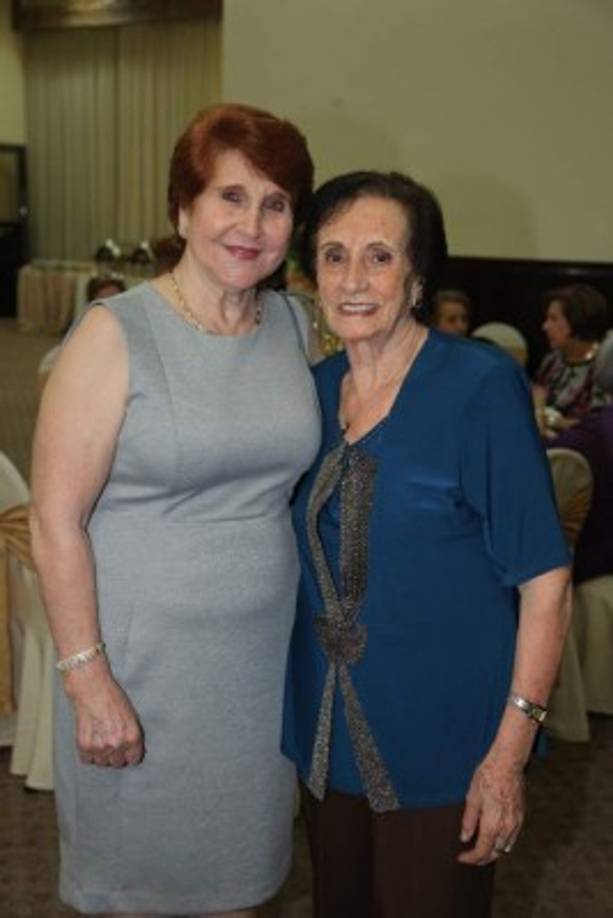 Mary Bendeck y Renneé Kawas.