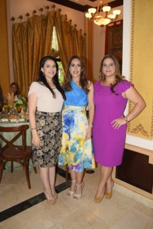 Mireya Hawit, Ana Faraj y Stephanie Musleh.