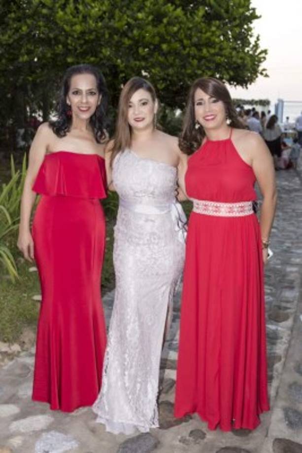 Lorette Kawas, Damari Buendía y Stephanie Sierra.