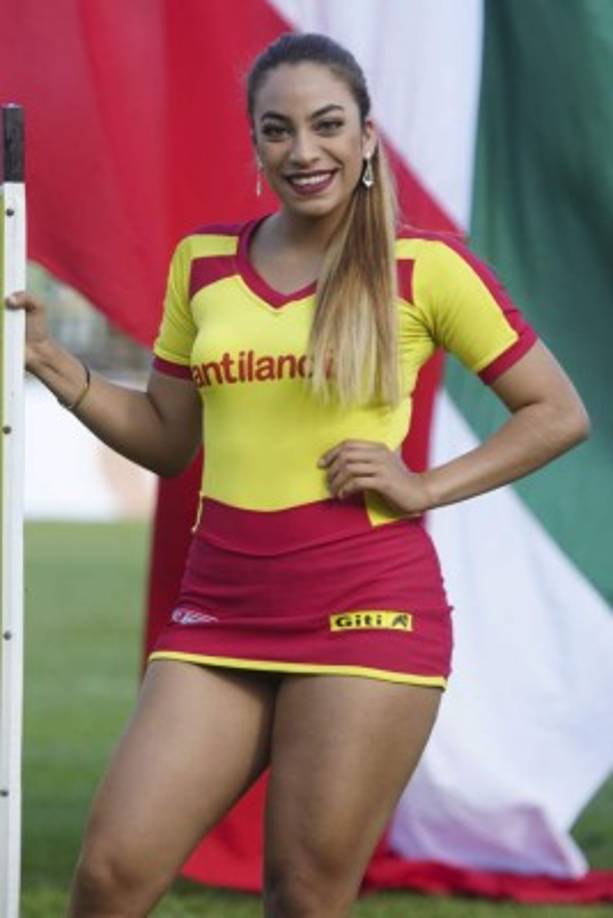 Esta belleza robó muchos corazones en la sexta jornada del fútbol hondureño.