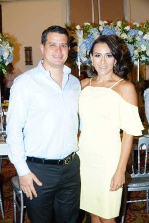 Ronald y Xochilt Yuja.