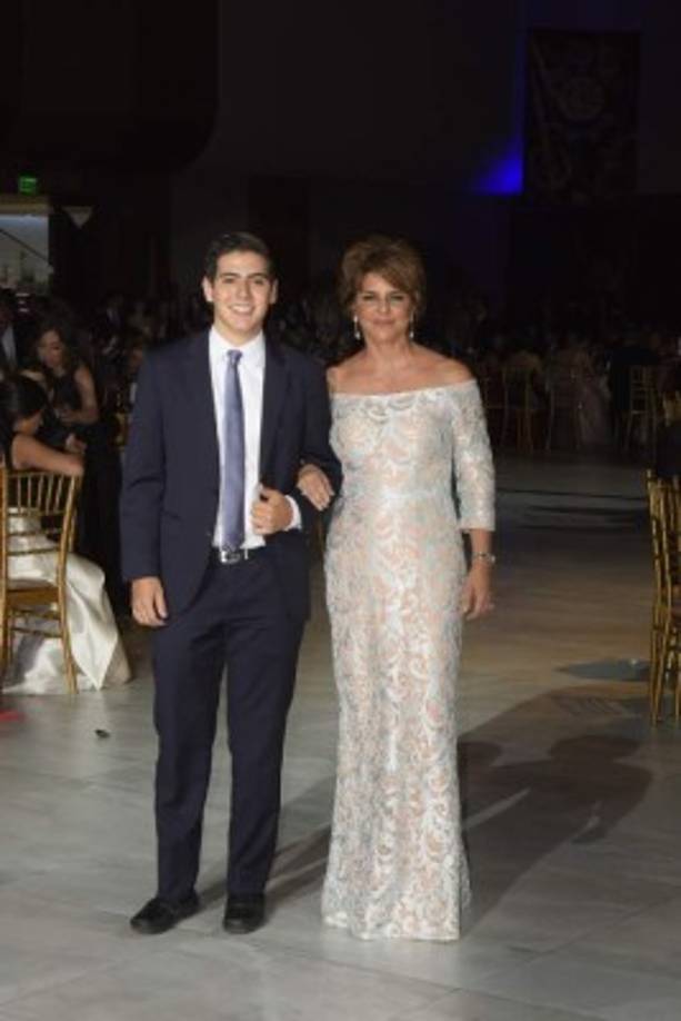 Napoleón y Gachi Larach.