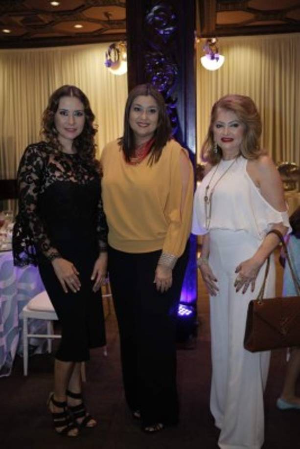 Karina Jaar, Gina Larach y Maritza Lara.