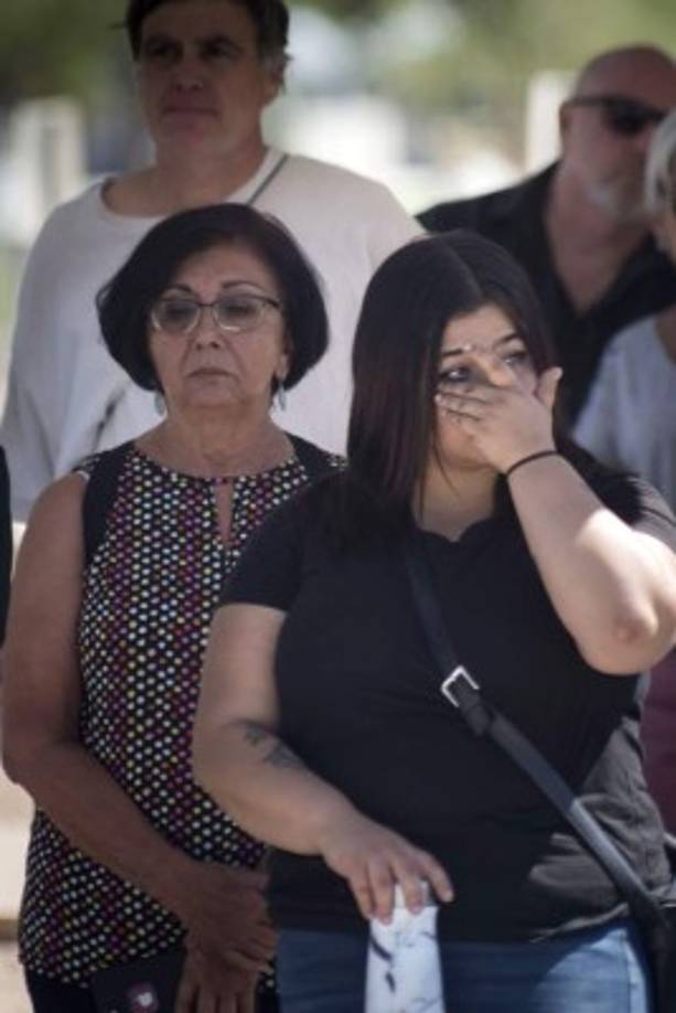 Un portavoz de la familia McCain dijo que el Capitolio permanecerá abierto este miércoles para que los residentes del Estado puedan despedirse de su senador.