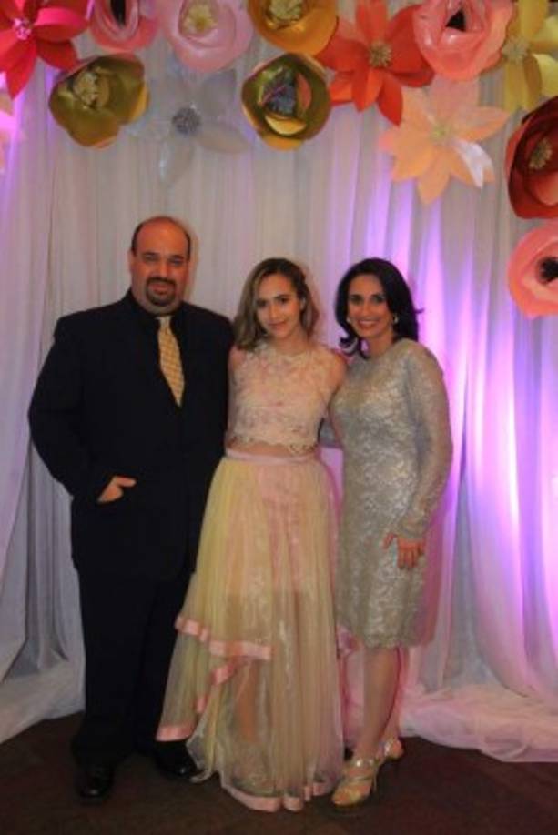 Alejandro, Jinette y Johana Faraj.