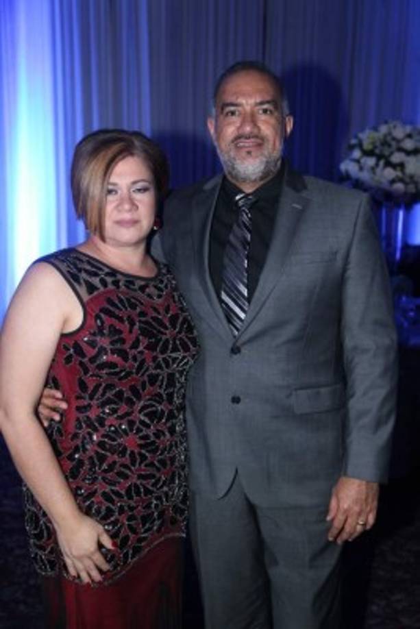 Melania Escobar y Douglas Hernández.