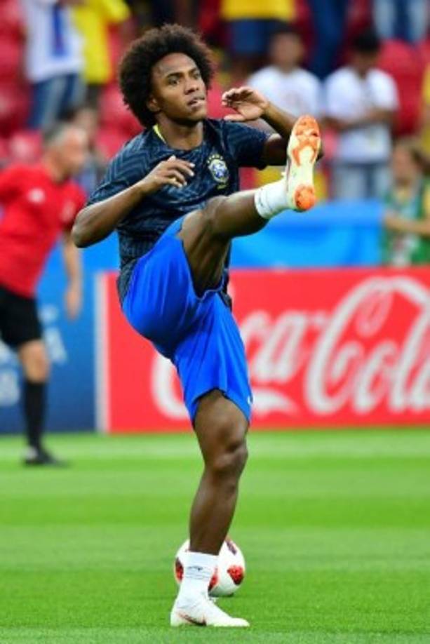 El brasileño Willian cambiaría del Chelsea al Manchester United. También lo quieren en el Barcelona.