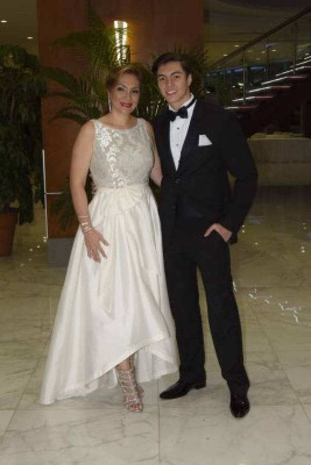 María Dolores y Jorge Alvarado .