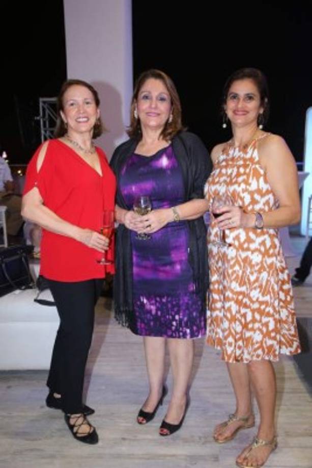Sara María Bulnes, Suyapa Valerio y Miriam Gámez.
