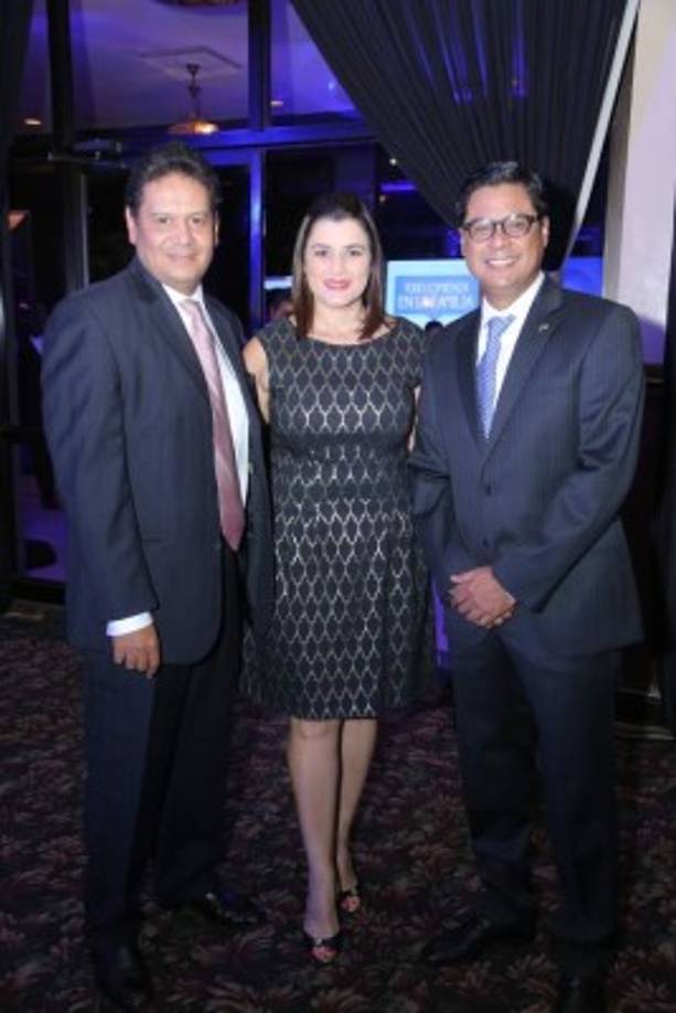 Jorge y Violeta Rivera con José Díaz